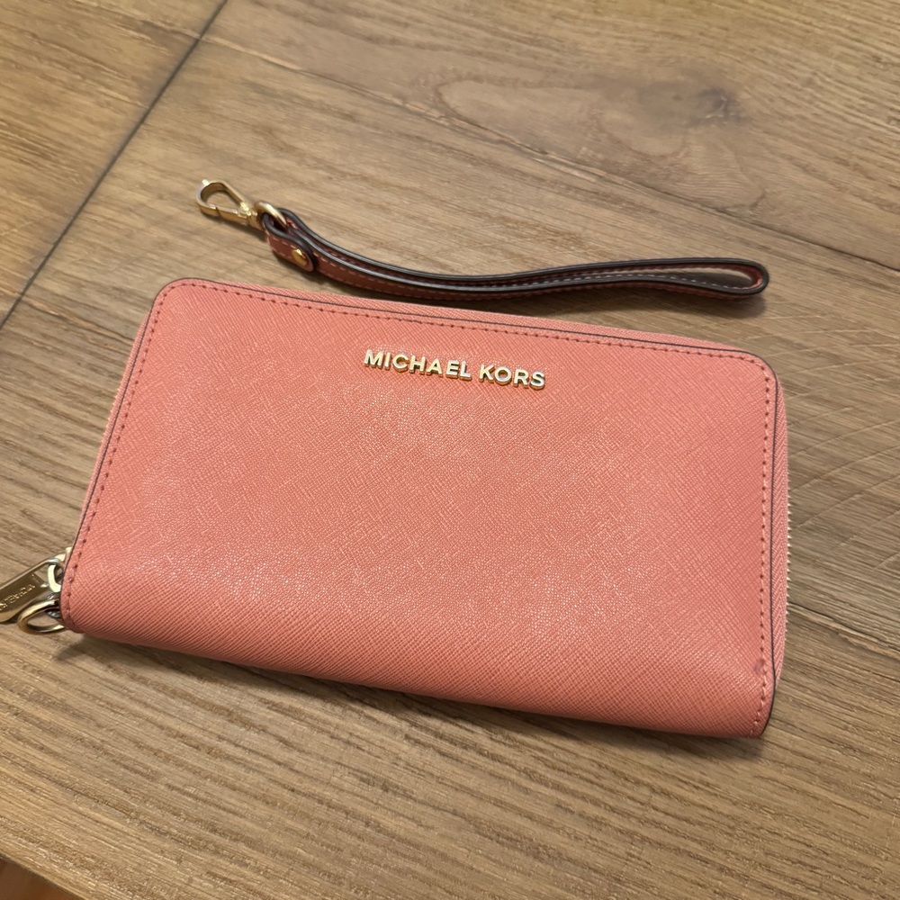 Michael Kors Jet Set Wallet / Wristlet